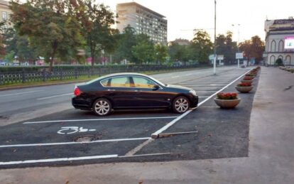 Что в Днепре грозит за парковку на местах для инвалидов. новости Днепра