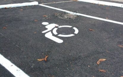 Что в Днепре грозит за парковку на местах для инвалидов. новости Днепра