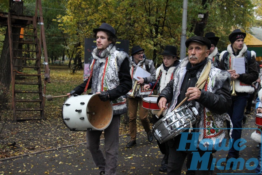 У Дніпрі пройшов парад ляльок. Новости Днепра