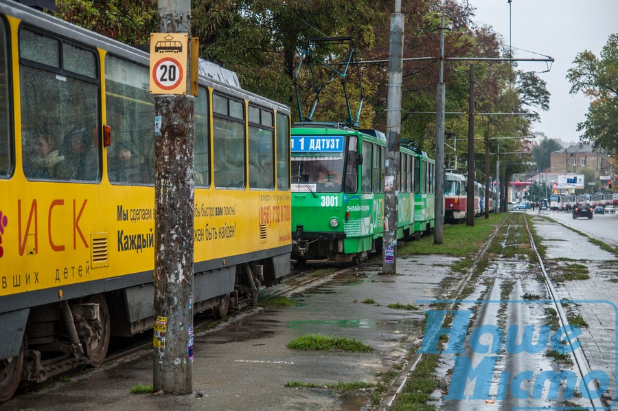 В Днепра трамвай сошел с рельс. Новости Днепра 