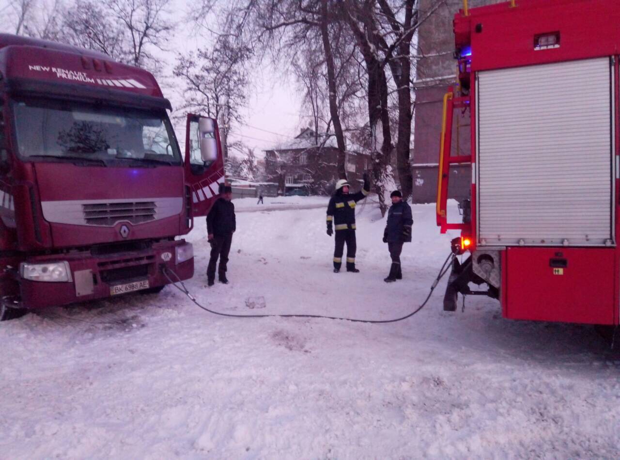 Еще одна бессонная ночь для коммунальщиков и спасателей Днепра. Новости Днепра