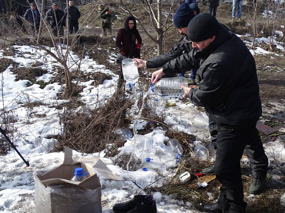 В Днепре краденный металл меняли на палёный самогон. Новости Днепра