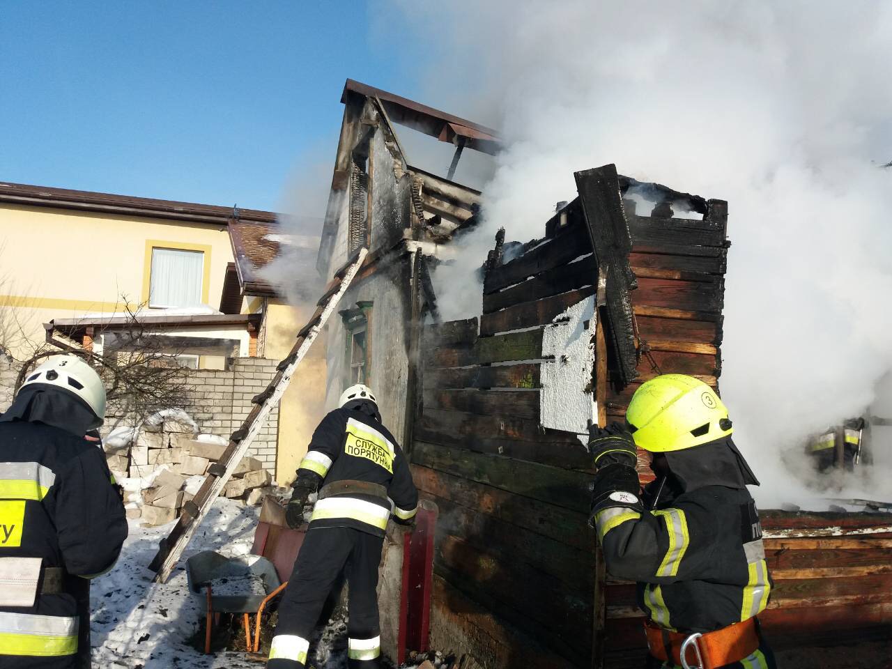 В Днепре в пожаре погибла полуторагодовалая девочка (ФОТО, ВИДЕО). новости Днепра