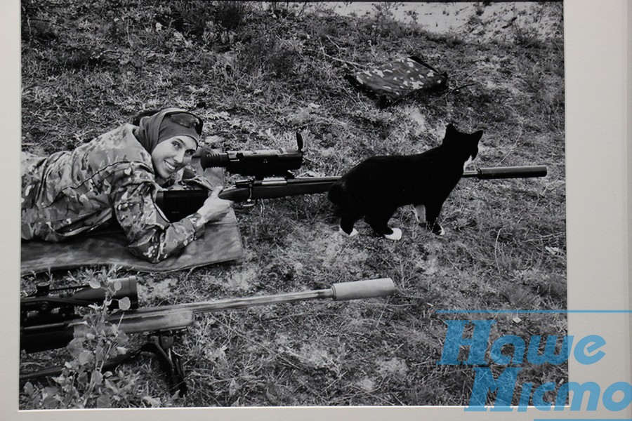 Памяти героя: в Днепре открылась фотовыставка о жизни Амины Окуевой. новости Днепра