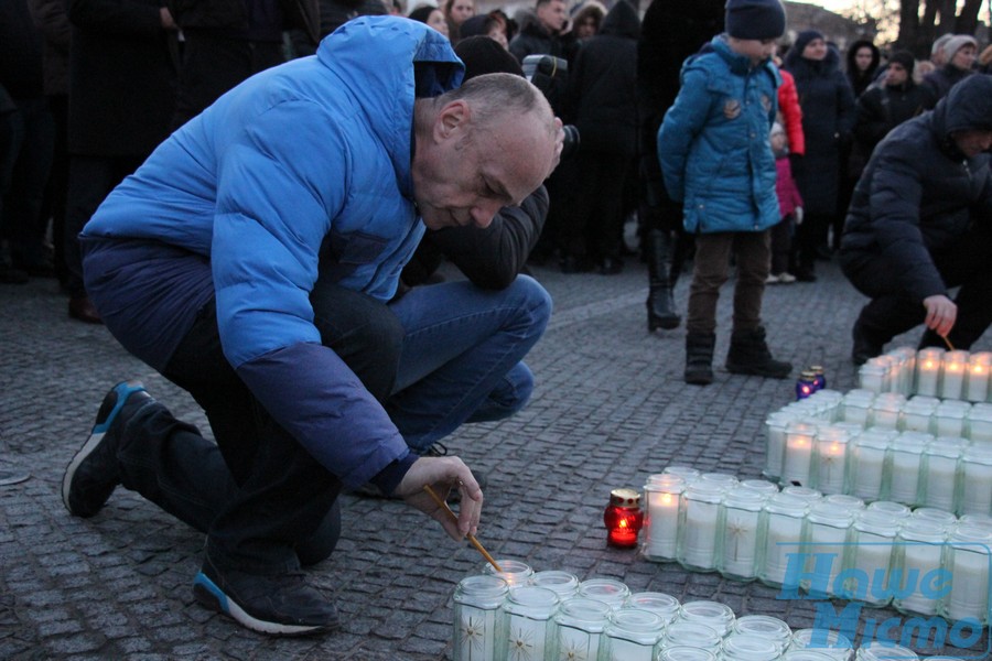 У Дніпрі вшанували пам'ять Небесної Сотні. Новости Днепра