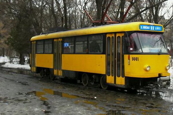 В центре Днепра трамвай сошел с рельс. новости Днепра