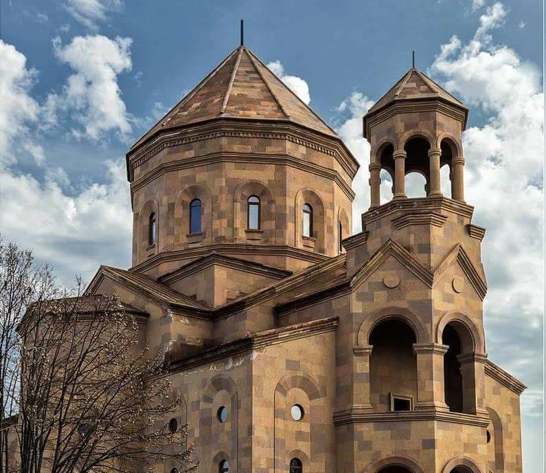 Ранняя церковь. Армянская Церковь в Днепре. Армянская Церковь в Милане. Церковь Ичмиазин. Армянская Церковь в Киеве.