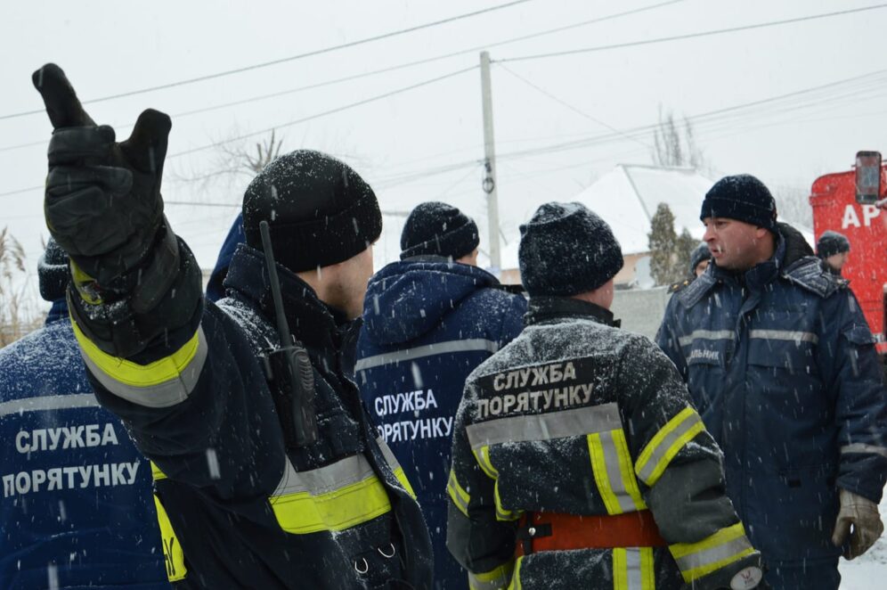 Аномальний сніг у Дніпрі: посилена робота рятувальників та невтішні наслідки. Новости Днепра.