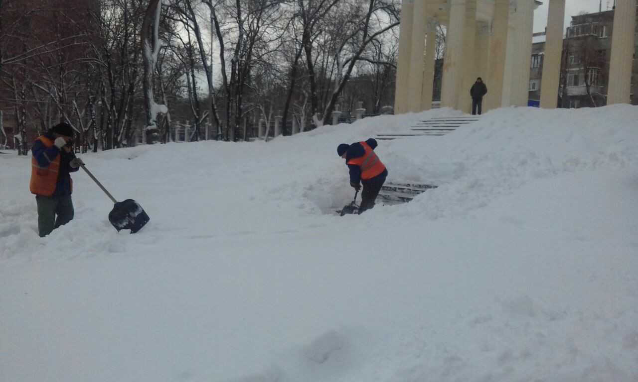 Как супергерои Днепра сражаются со стихией (ФОТОРЕПОРТАЖ). Новости Днепра.