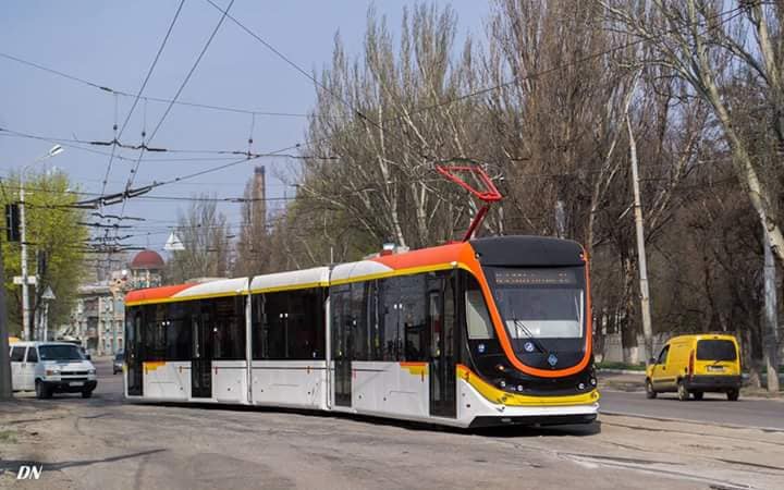 На уникальных подъемах Днепра испытывают новейшие низкопольные трамваи. Новости Днепра