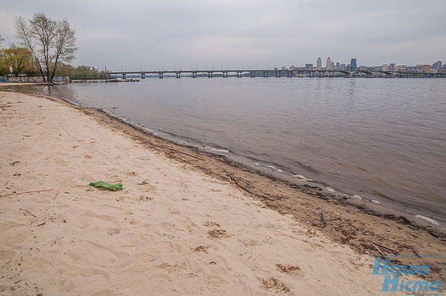 В Днепре вандалы разрушили центральный пляж (ФОТО). Новости Днепра