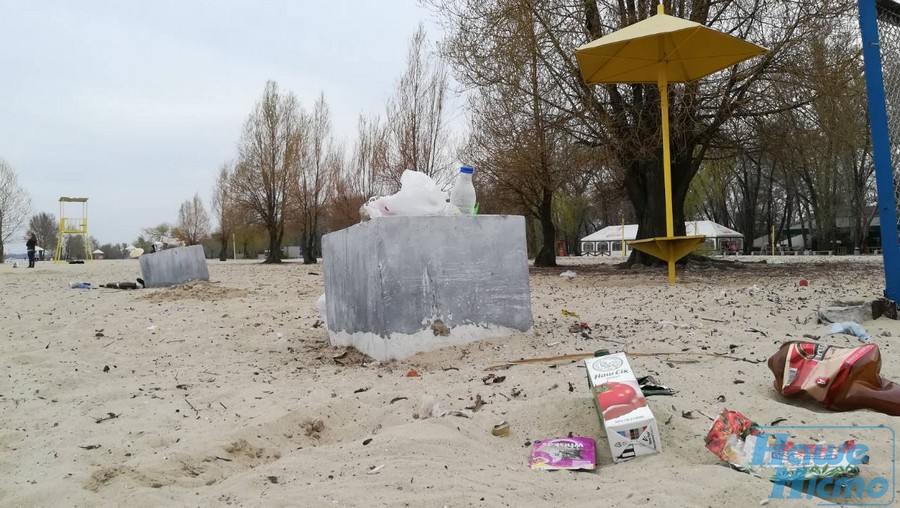 В Днепре вандалы разрушили центральный пляж (ФОТО). Новости Днепра