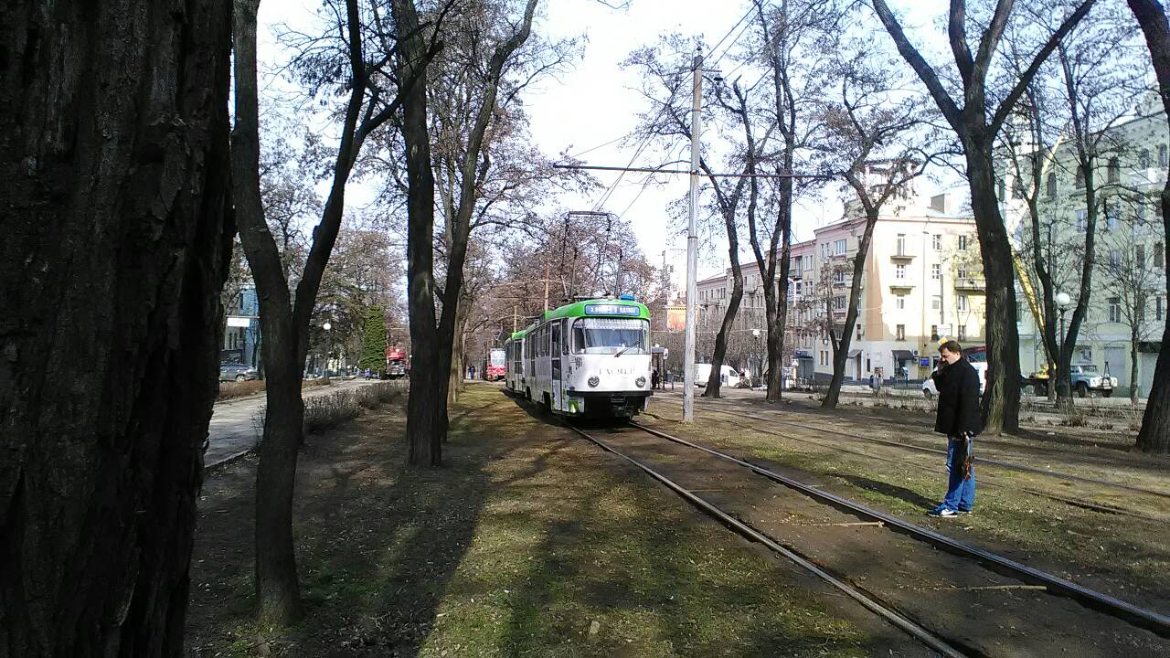 В Днепре первый трамвай сошел с рельсов. Новости Днепра