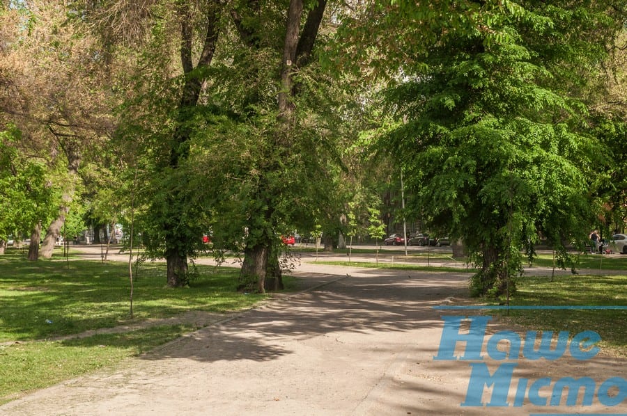 В центре Днепра возрождают старейший сквер. Новости Днепра