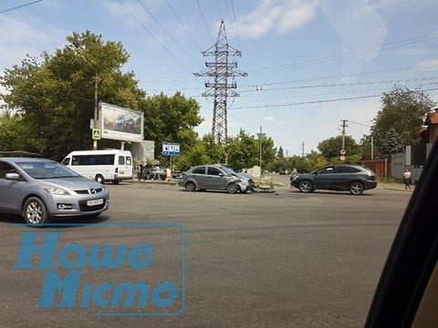 В Днепре столкнулись BMW X5 и Chevrolet Aveo (Фото). Новости Днепра