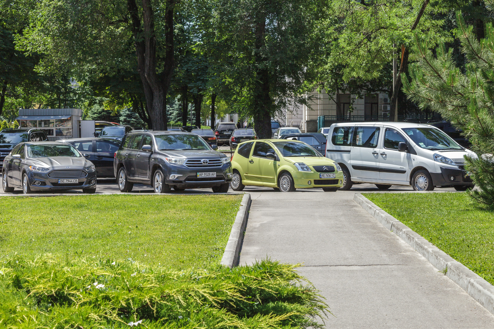 В Днепре появится Инспекция по парковкам с правом штрафовать. новости Днепра