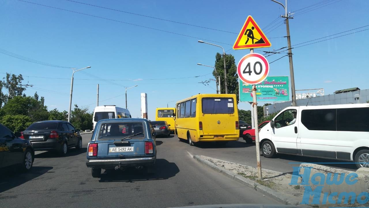 В Днепре стоит центр: ДТП на Новом мосту в сторону левого берега. новости Днепра