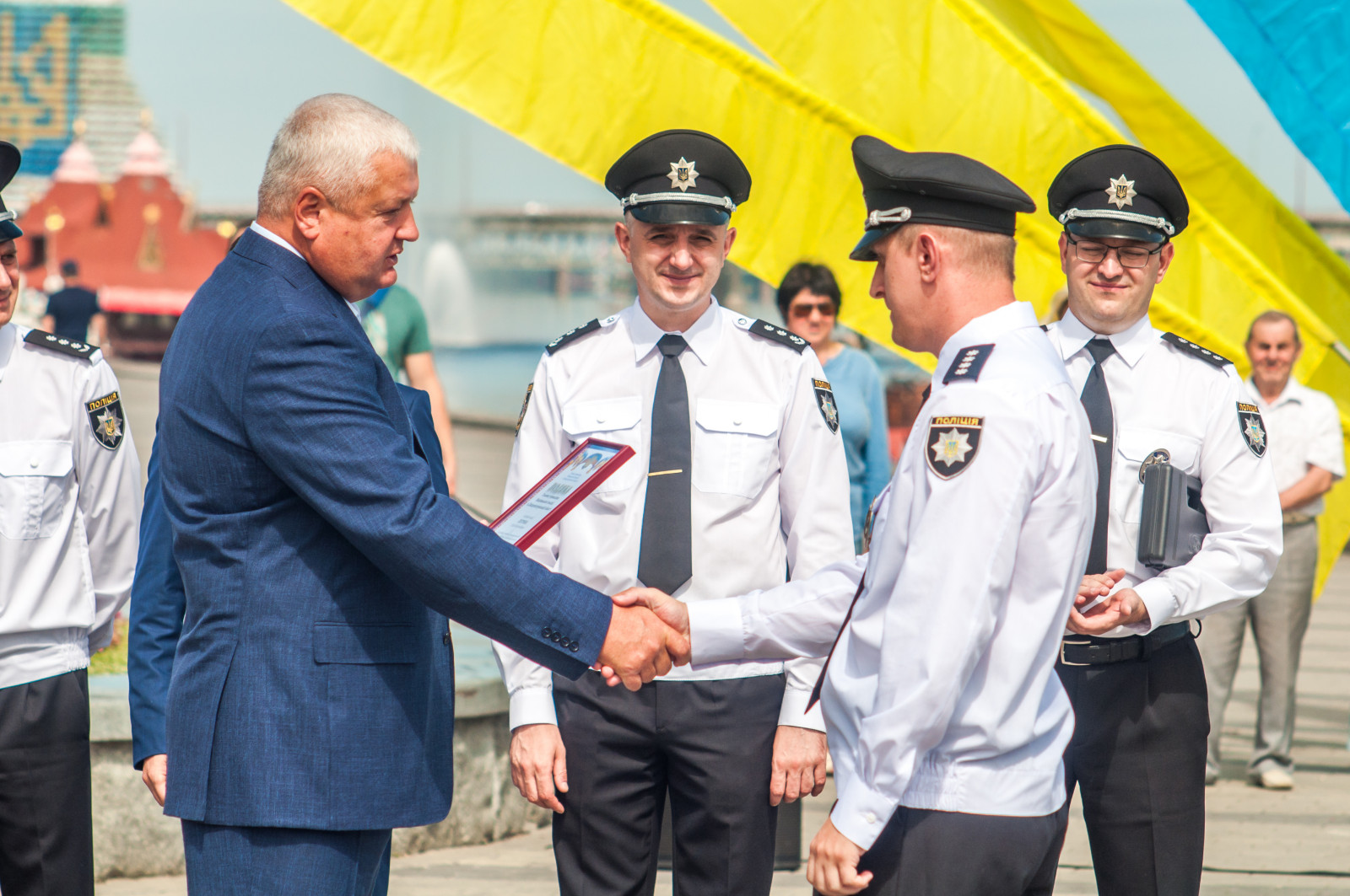 Сотрудников Нацполиции Днепра поздравили с профессиональным праздником. Новости Днепра