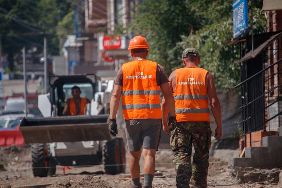 На 57 улицах Днепра капитально отремонтируют тротуары. Новости Днепра