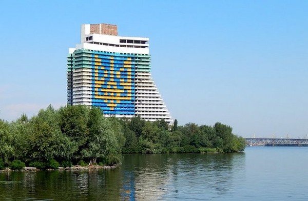 Лодочные станции перегородили днепрянам проход к воде (Видео). Новости Днепра