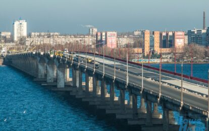 На Новом мосту авария: пробка в сторону левого берега. новости Днепра