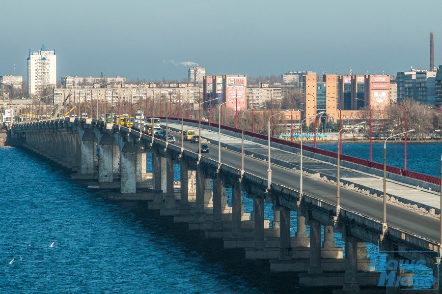 На Новом мосту авария: пробка в сторону левого берега. новости Днепра