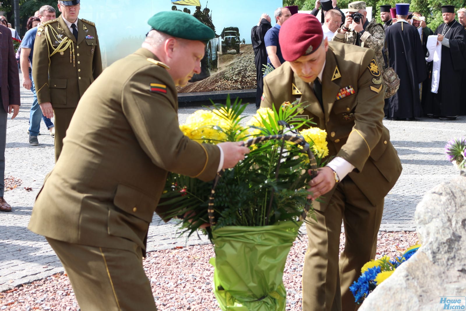 В Днепре почтили память погибших солдат в Иловайской трагедии (ФОТО). Новости Днепра