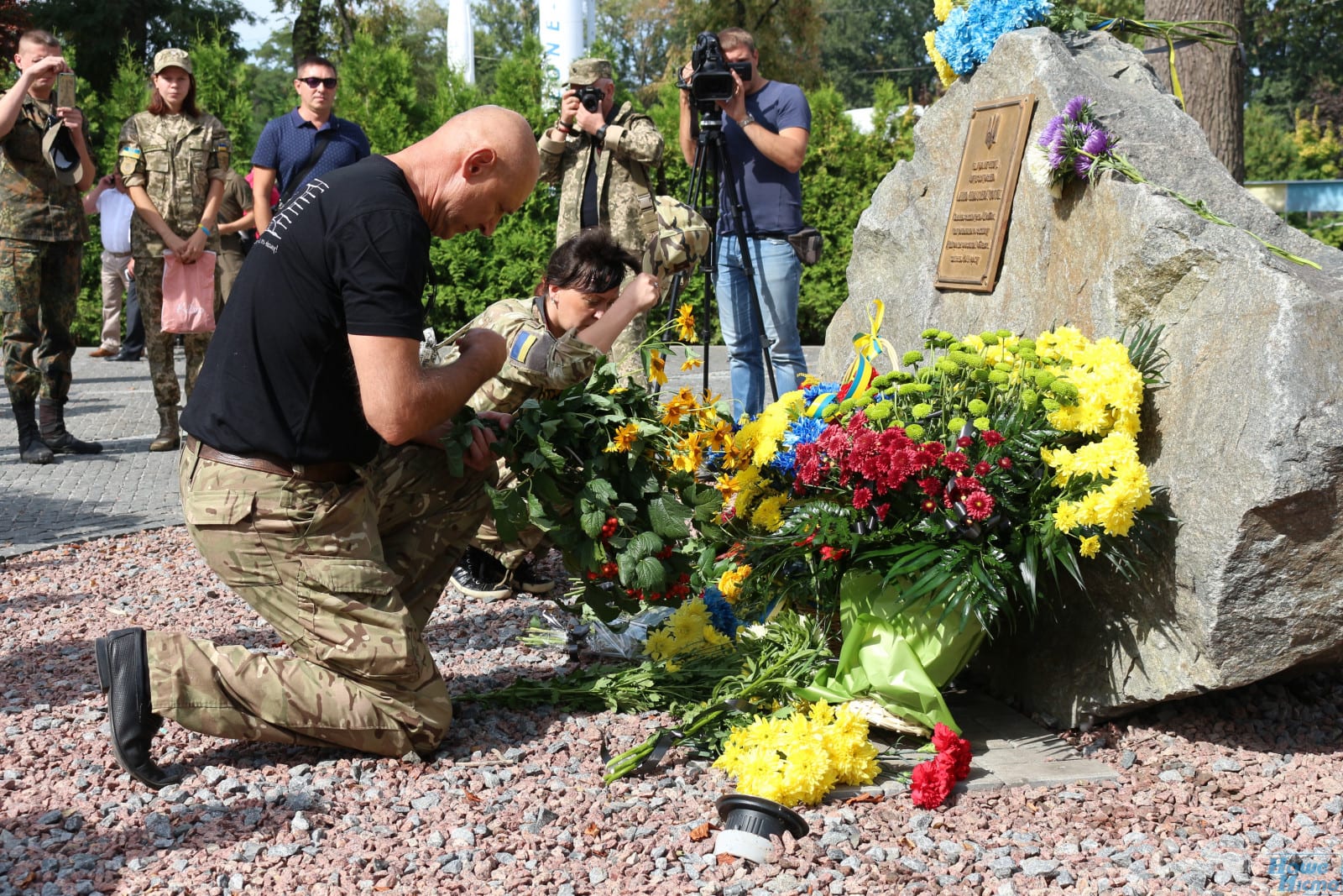 В Днепре почтили память погибших солдат в Иловайской трагедии (ФОТО). Новости Днепра