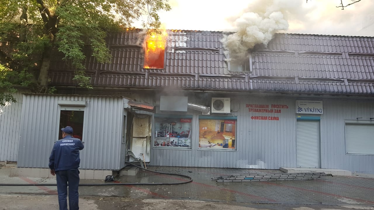 В Днепре на Калиновой сгорела сауна и тренажерка. новости Днепра