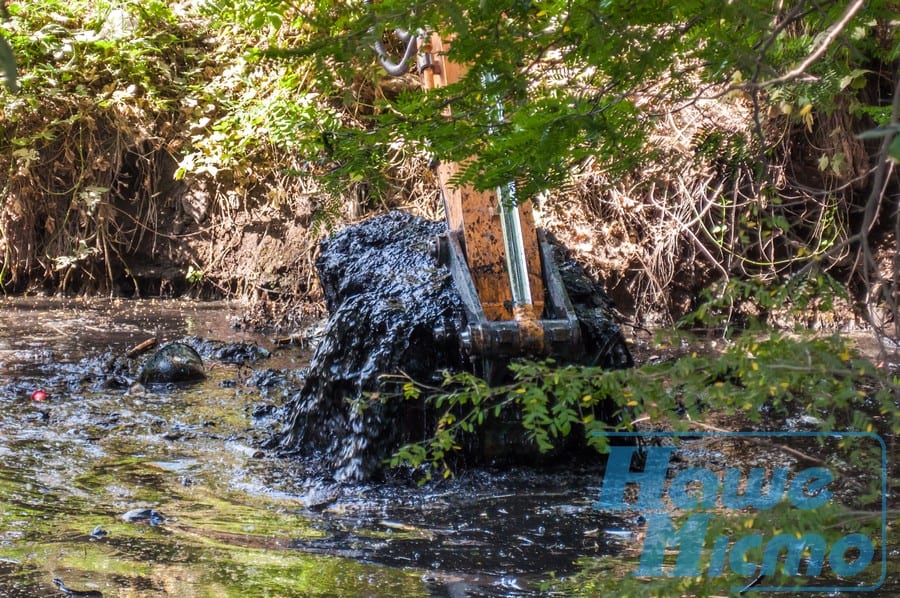 В Днепре канал превратился в сточную яму: от вони страдают горожане. Новости Днепра