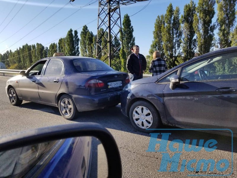 В Днепре на Набережной Заводской случилось ДТП. Новости Днепра