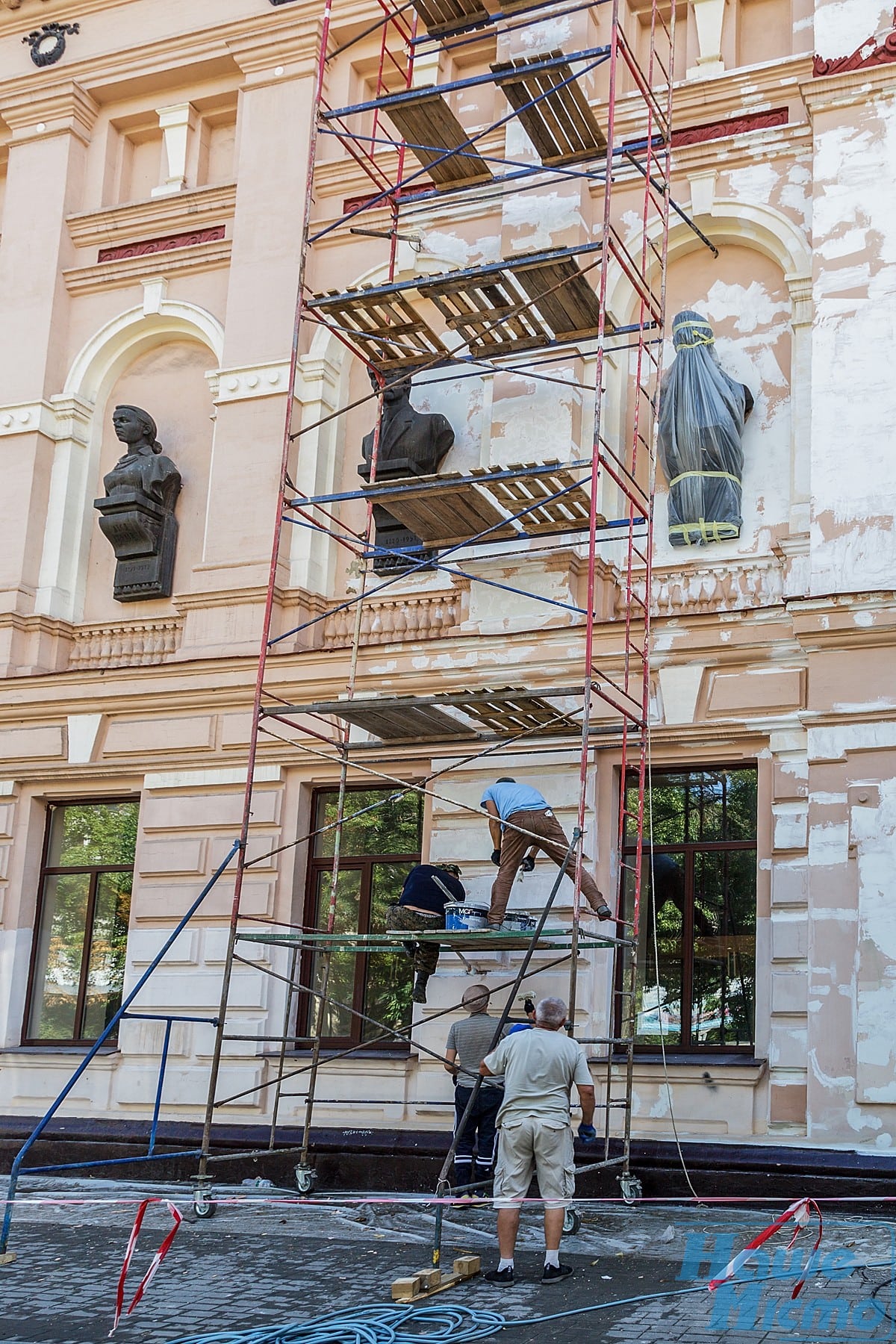 В Днепре реконструируют столетний театр (Фото). новости Днепра