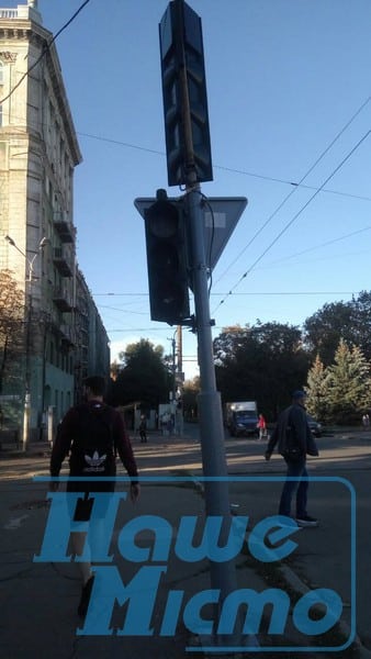 В Днепре на опасном перекрестке не работает светофор: что случилось. Новости Днепра