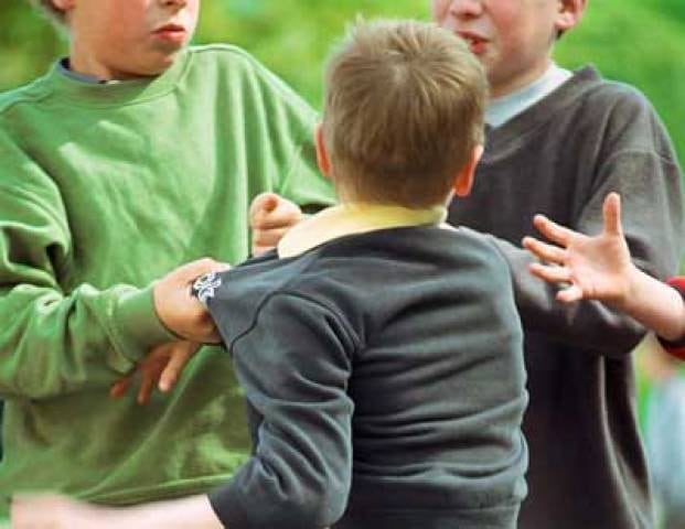 Травля в школах Днепра: родители ребенка-тирана заплатят ползарплаты. Новости Днепра 