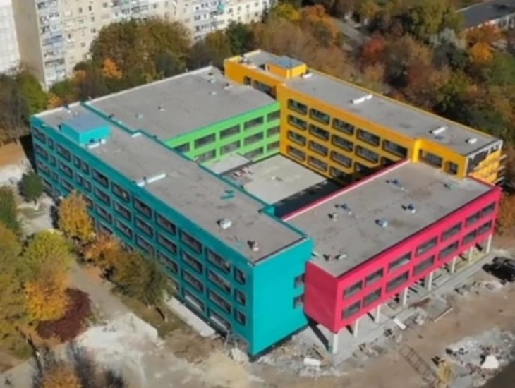Учению - цвет: в Днепропетровской области строят самую яркую школу (видео). Новости Днепра