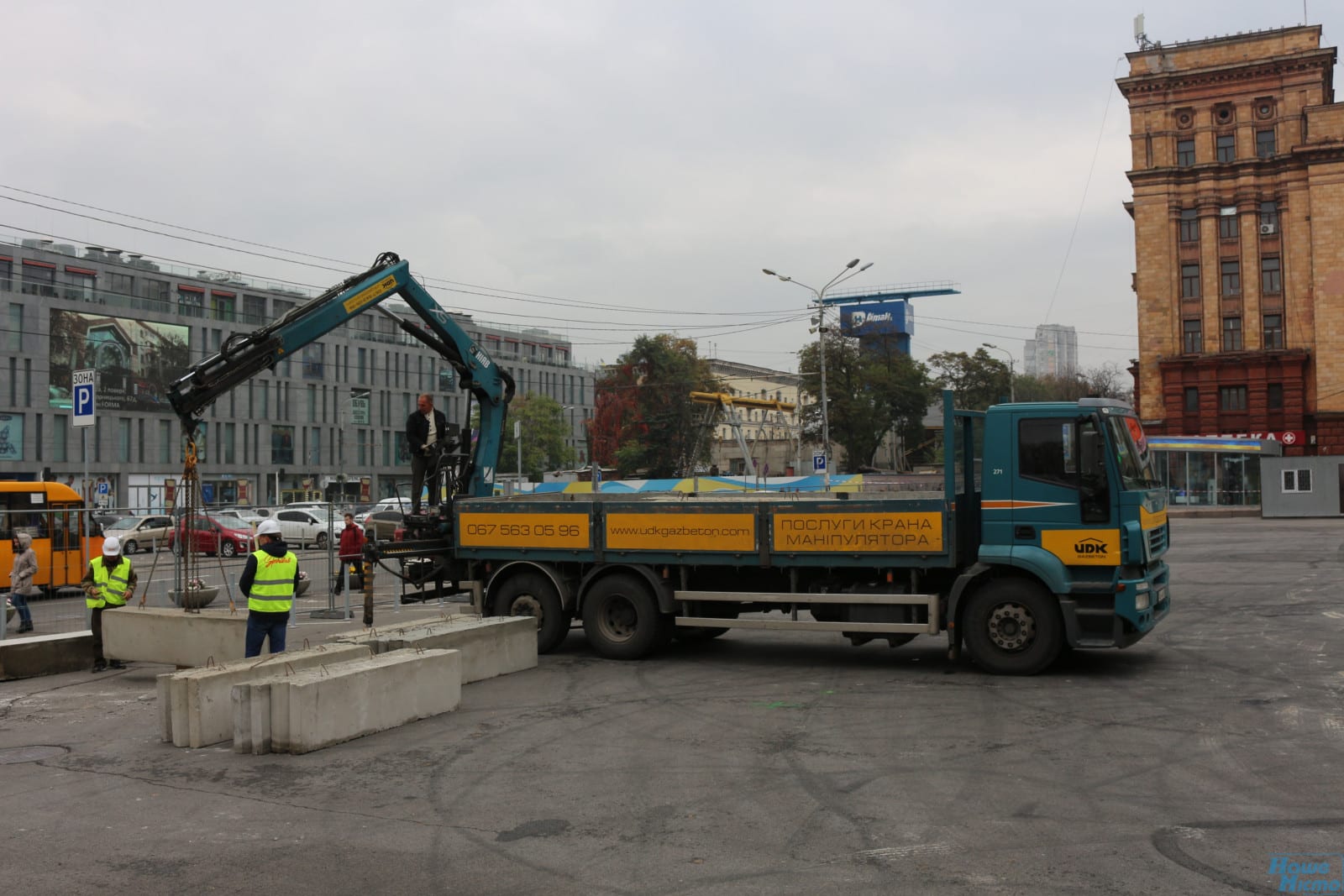 В Днепре на Героев Майдана впервые вместо ёлки появится аттракцион. Новости Днепра