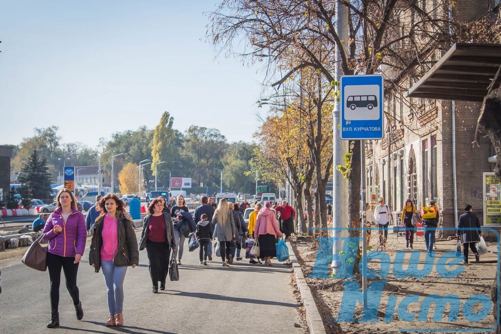 Светло, как днем: в Днепре на ул. Курчатова установили современную подсветку. Новости Днепра