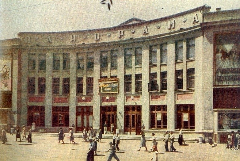 Винтажный трамвай, "Волги" и другой танк: цветные фотографии Днепра в 60-е. Новости Днепра