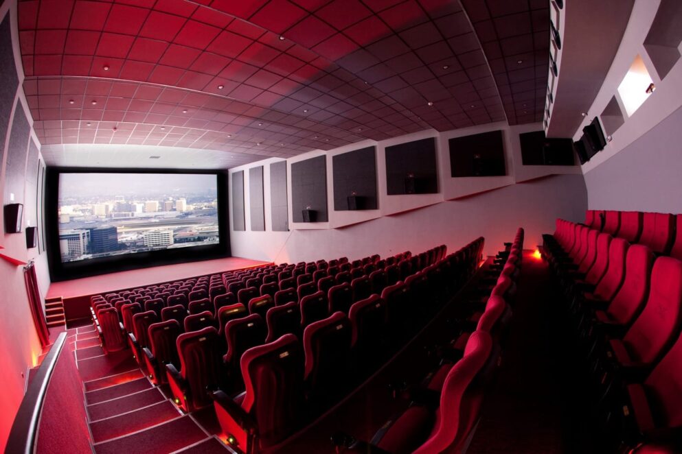 Экшн или домашняя атмосфера: что ценят горожане в кинотеатрах Днепра (СОЦ опрос)
