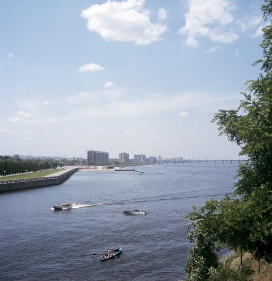 Назад в 70-е: Днепр в эпоху Застоя на уникальных цветных фотографиях. Новости Днепра