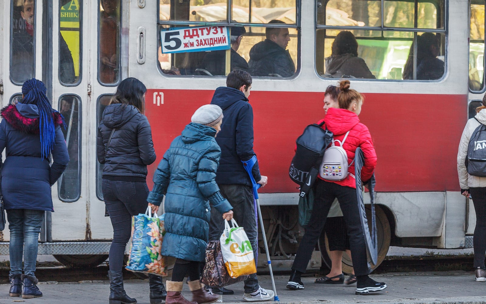 Социальный эксперимент: днепряне "забывают" уступать места инвалидам, детям и беременным. Новости Днепра