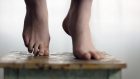 В петлю из-за долга: под Днепром мужчина повесился на ремне в собственной квартире. Новости Днепра