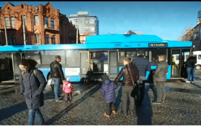 В Днепре на популярный маршрут вышел 15-метровый автобус. Новости Днепра