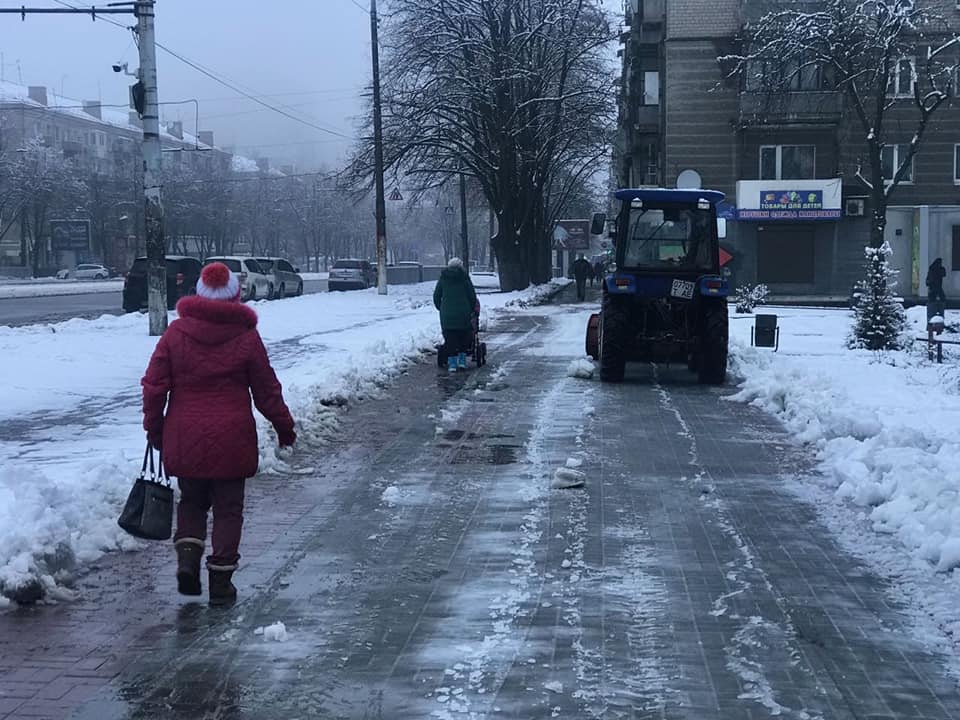  Быстро и чисто: как в Днепре избавляются от снега за считанные часы (видео). Новости Днепра Название сайта Название Основная рубрика Разделитель