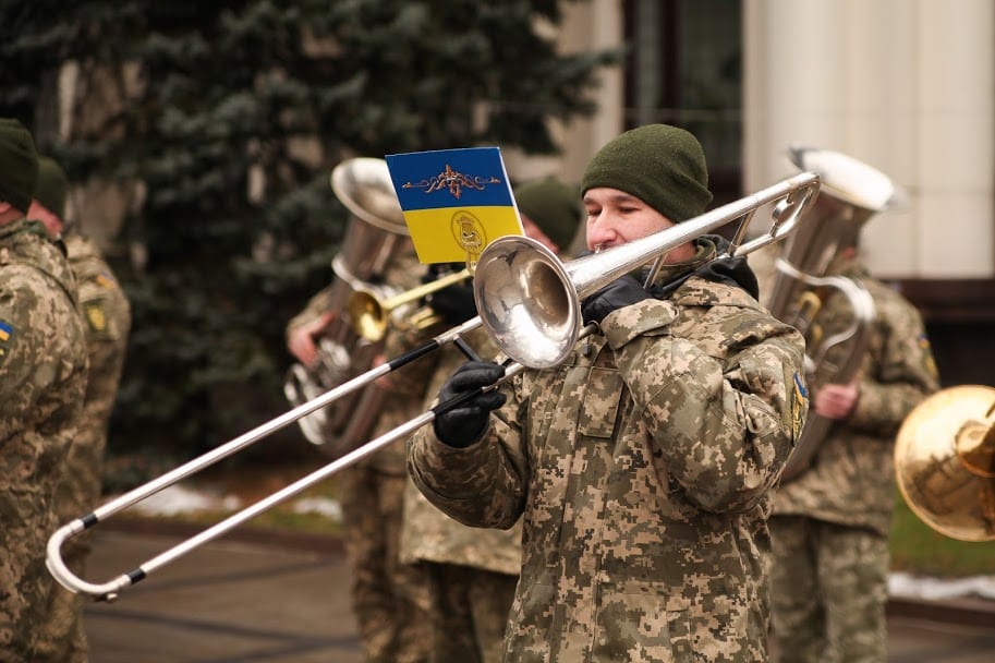 В Дніпрі підняли прапор ВМС України на підтримку полонених моряків. Новини Дніпра