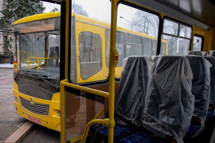 Школьников Днепропетровской области развозят 15 новеньких автобусов. Новости Днепра