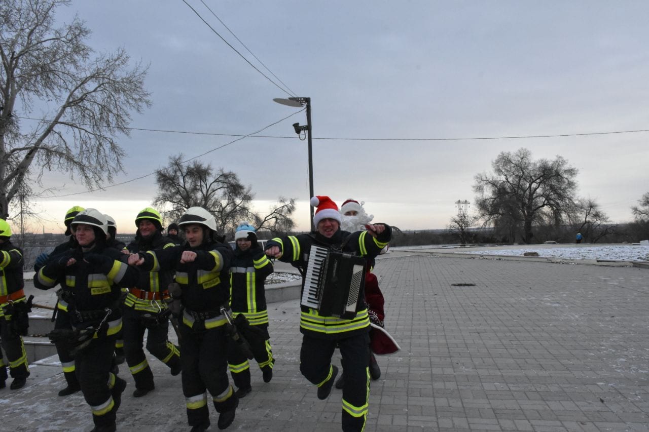 Спасатели Днепра на праздник Николая зажгли не по-детски(Видео, фото). Новости Днепра