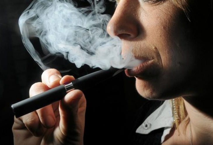 Сигареты хотят убрать с прилавков и поднять в цене. Новости Днепра