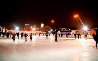 Завтра открытие бесплатного катка в центре Днепра: кто первым выйдет на лед. Новости Днепра