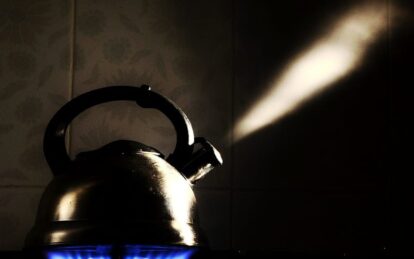 Что делать, если чайник закипает долго: как днепрянам проверить качество газа. Новости Днепра